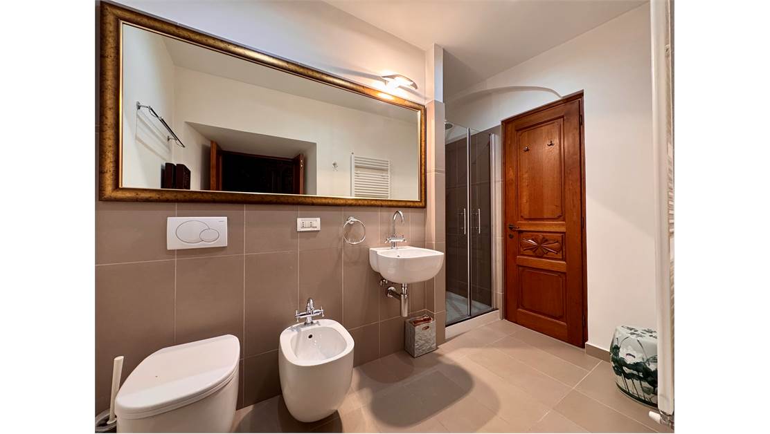Prestigious period apartment in town centre