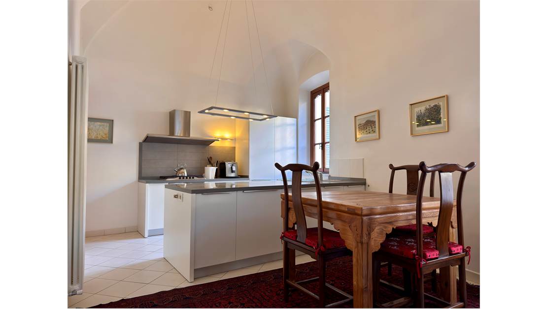 Prestigious period apartment in town centre