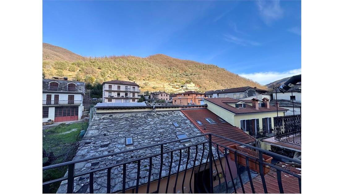 Prestigious period apartment in town centre