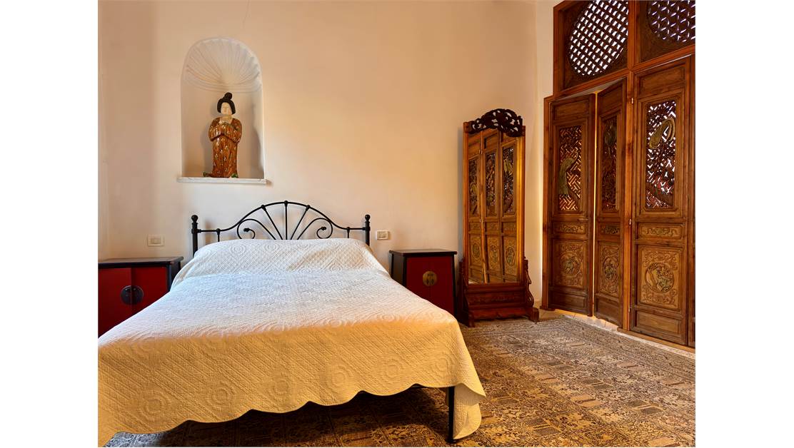 Prestigious period apartment in town centre