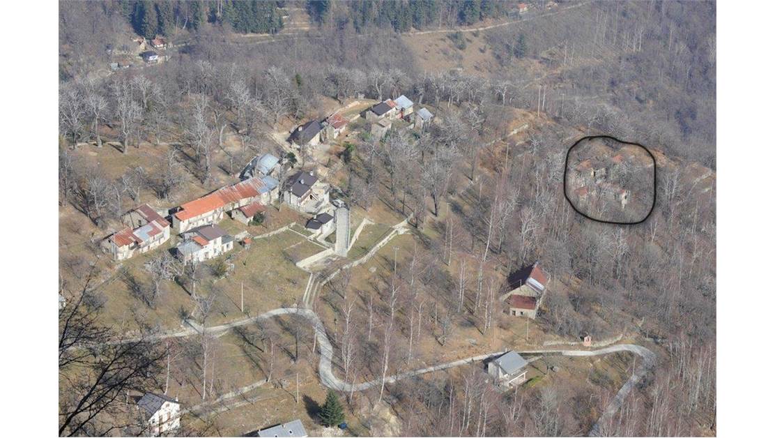 Three rustic stone house sourraunding by 7500 sqm of private land