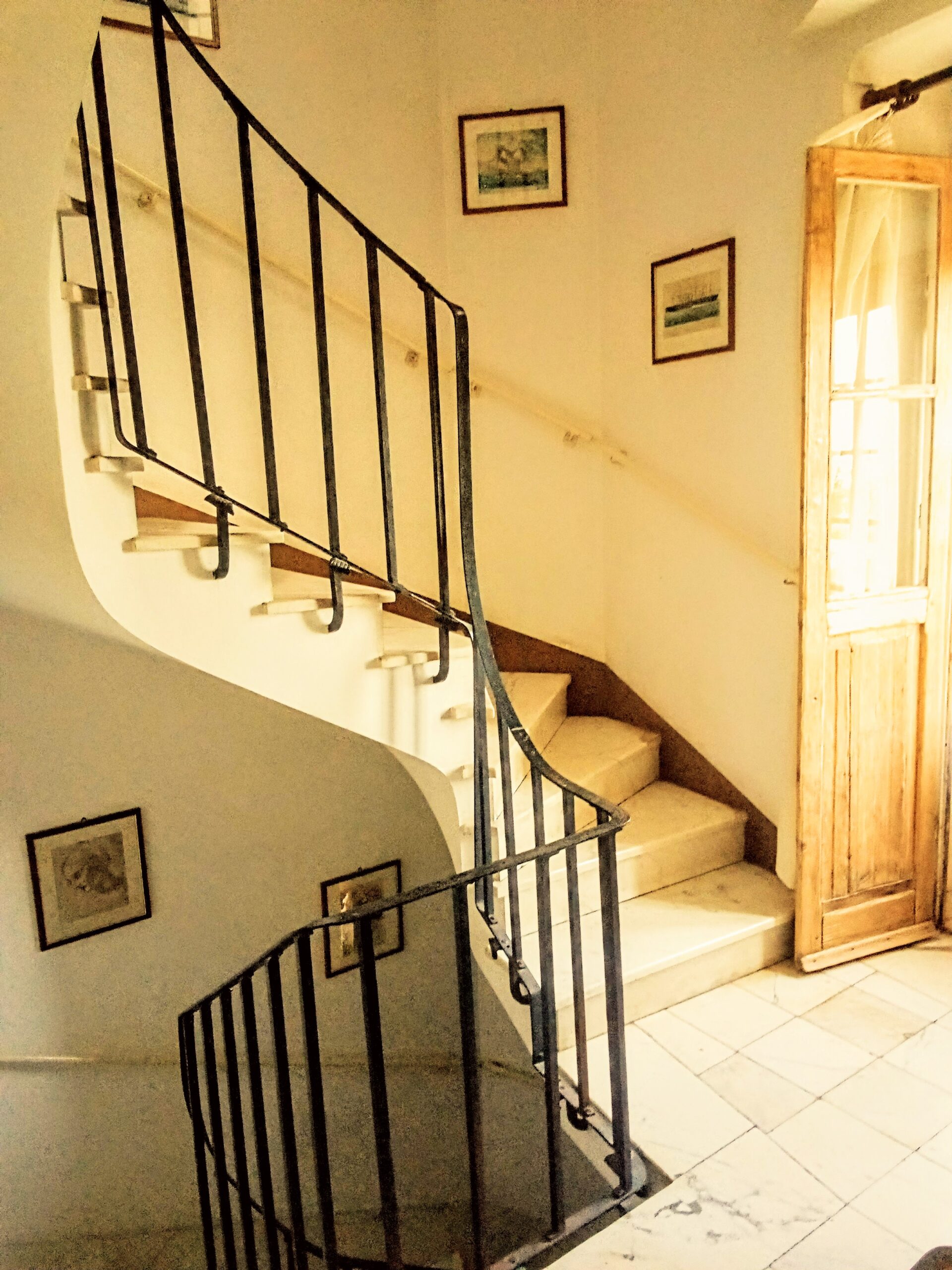 Historic villa overlooking the sea in Tuscany