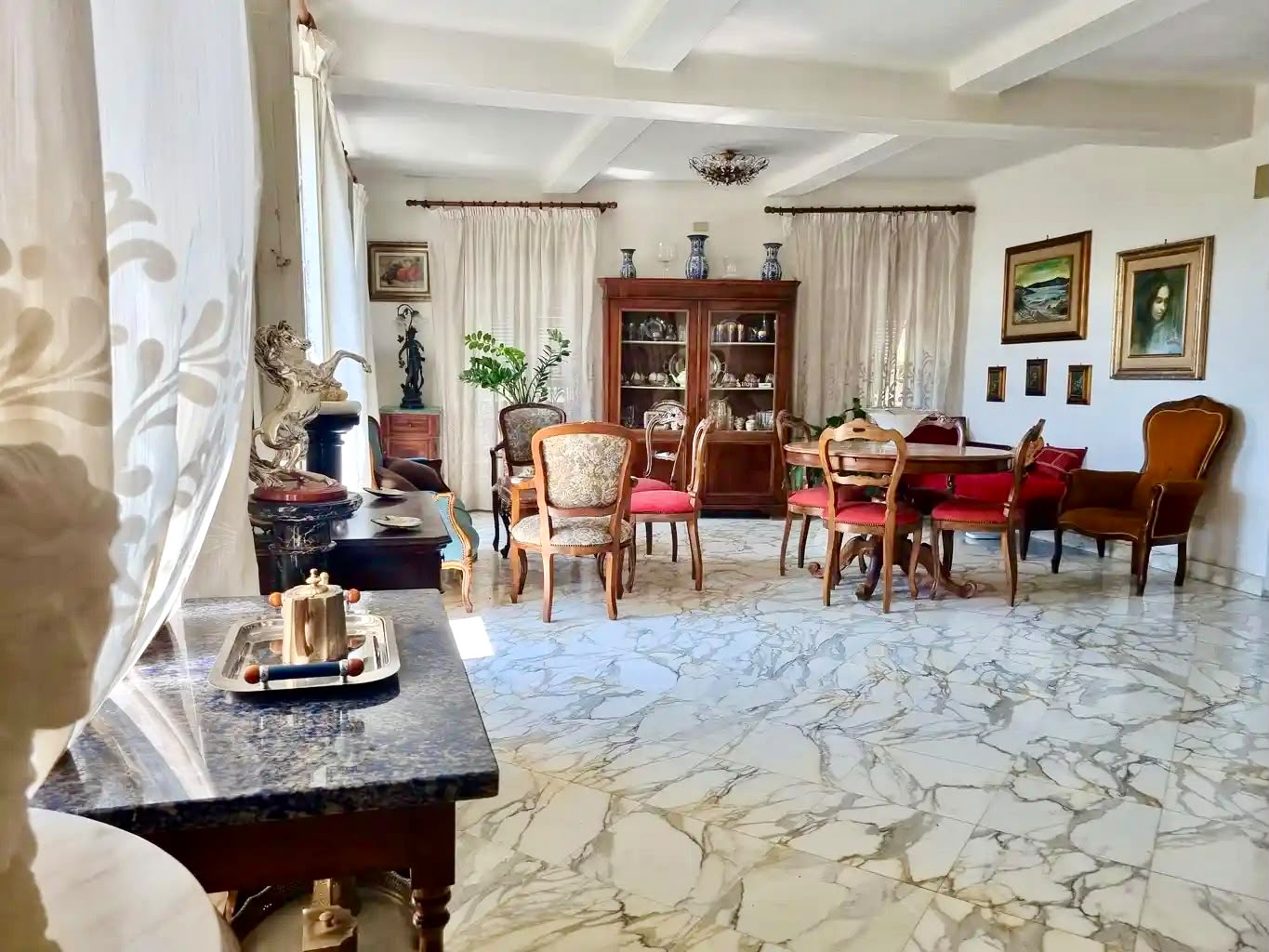 Historic villa overlooking the sea in Tuscany
