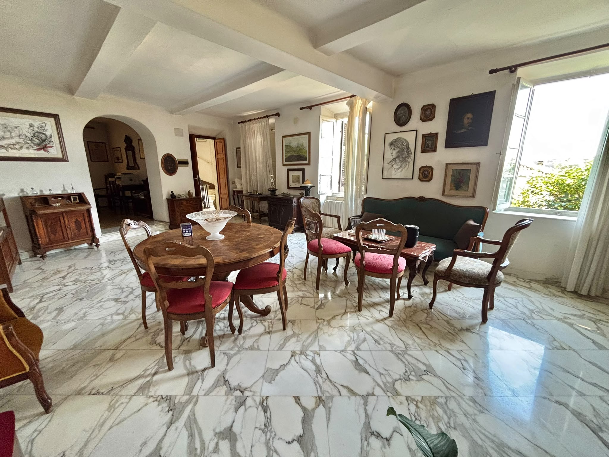 Historic villa overlooking the sea in Tuscany