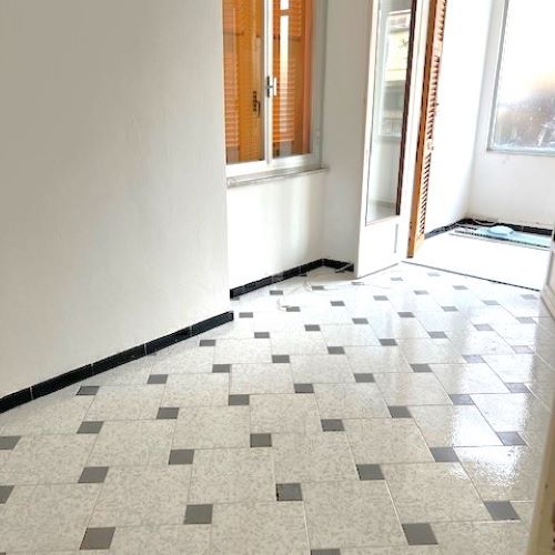Ref. 5237 – Lavagna – Four-room apartment with garden 50 meters from the sea, the train station and bus stops – In a quiet and traffic-free area – 50