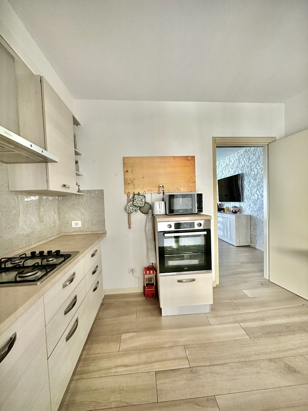 PRESTIGIOUS CORNER VILLA IN COMO- ITALY
