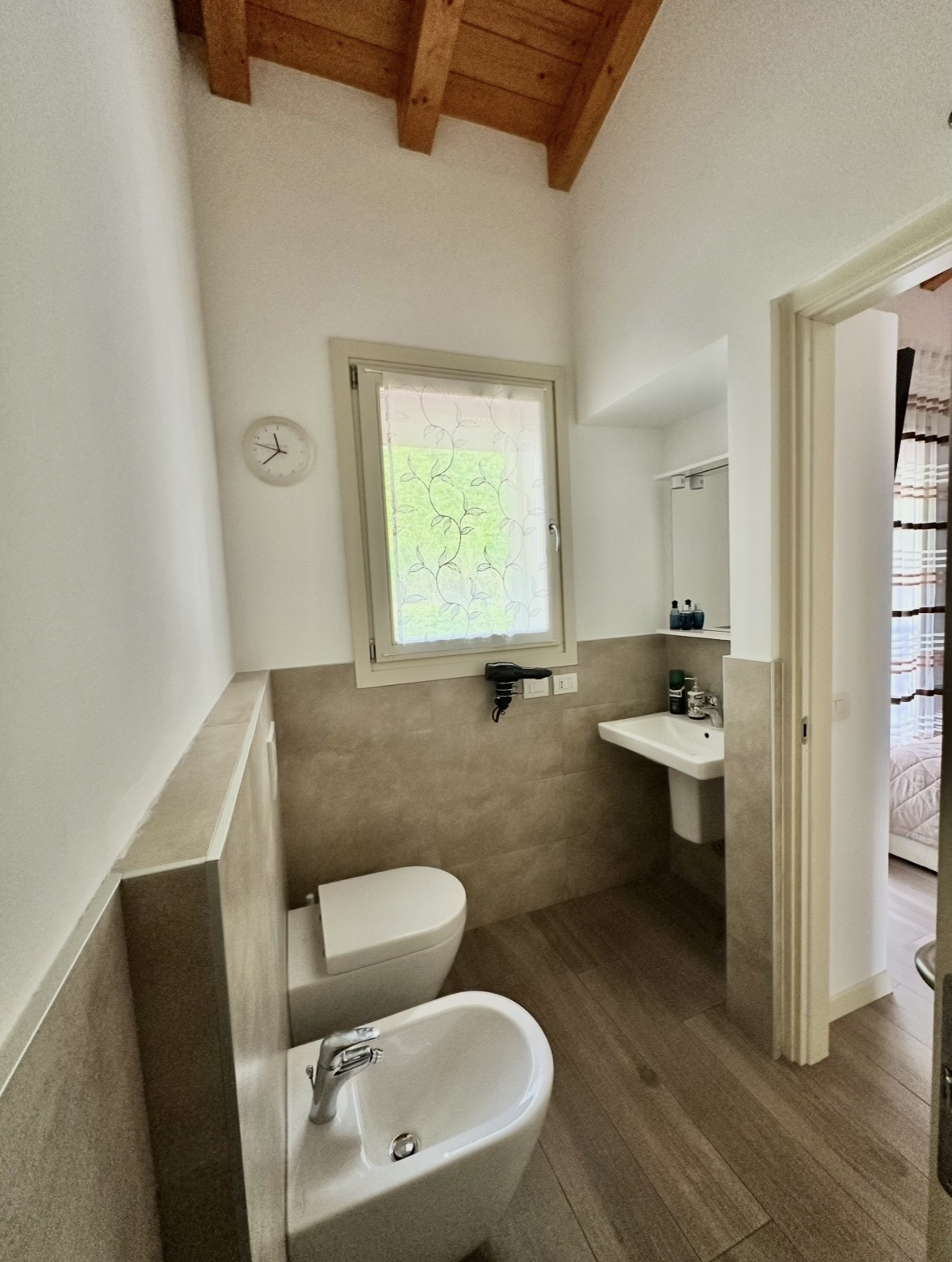 PRESTIGIOUS CORNER VILLA IN COMO- ITALY