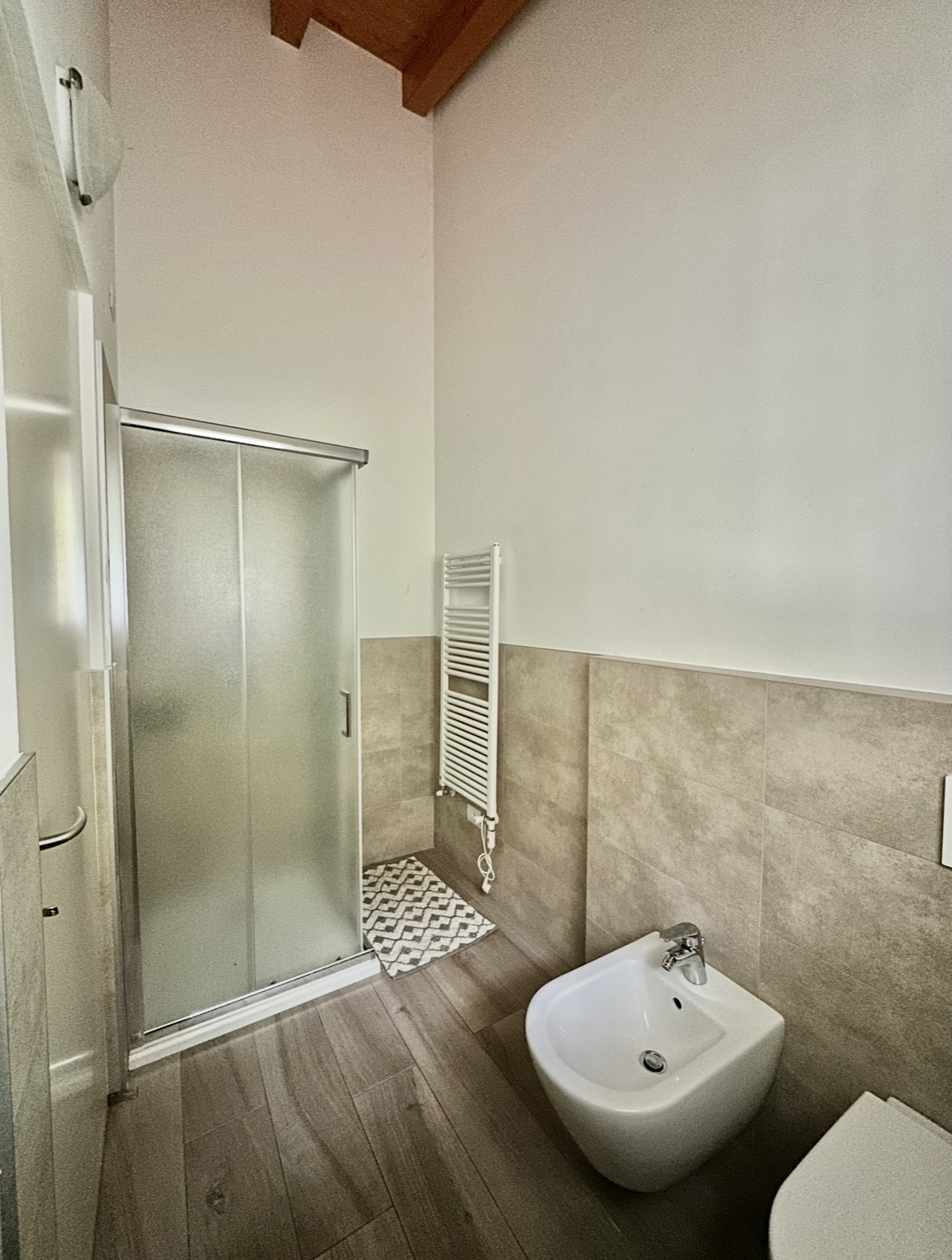 PRESTIGIOUS CORNER VILLA IN COMO- ITALY
