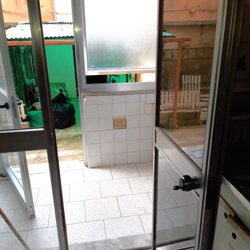 Ref. 5237 – Lavagna – Four-room apartment with garden 50 meters from the sea, the train station and bus stops – In a quiet and traffic-free area – 50
