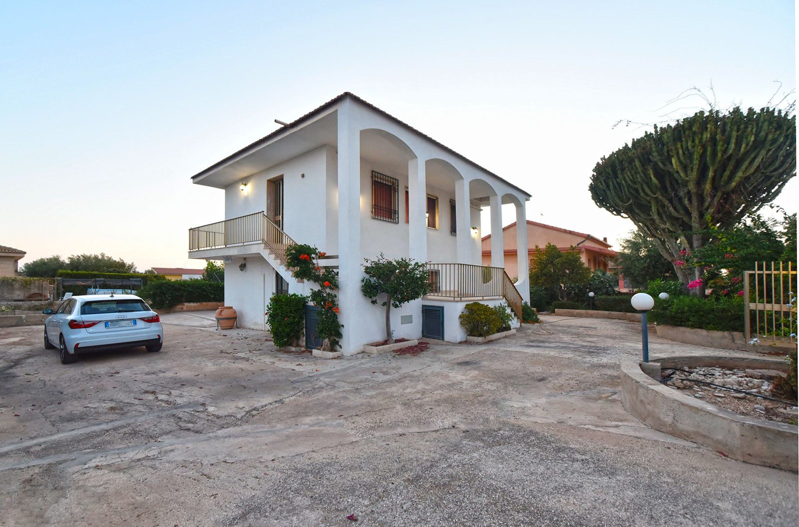 Villa in Marina di Ragusa – EUR 700,000