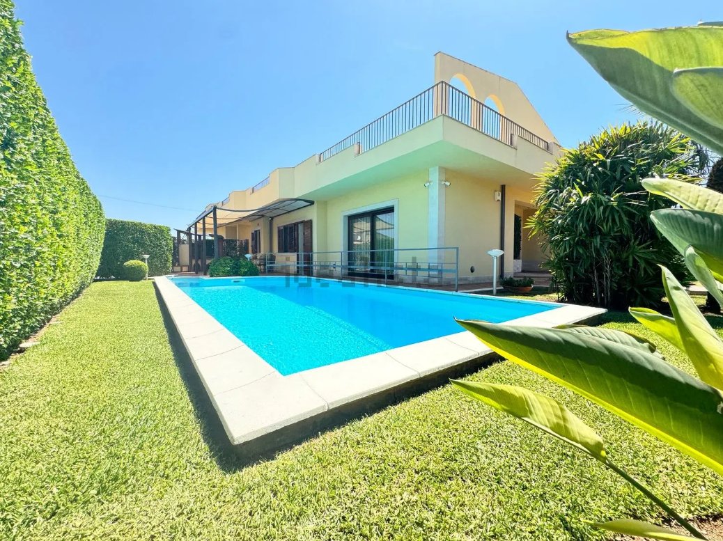 Villa in Avola – EUR 635,000