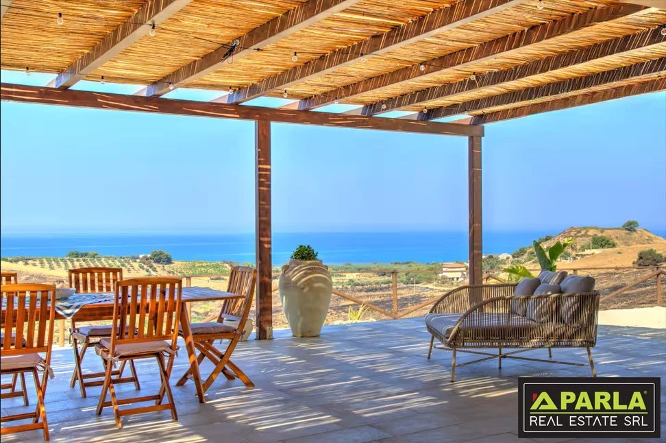 Restored Villa Cadria in the Ribera Countryside