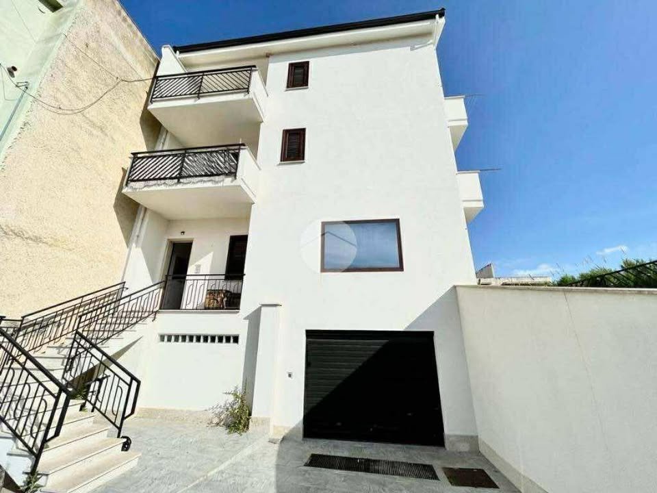 Apartment Building in Trappeto – EUR 600,000