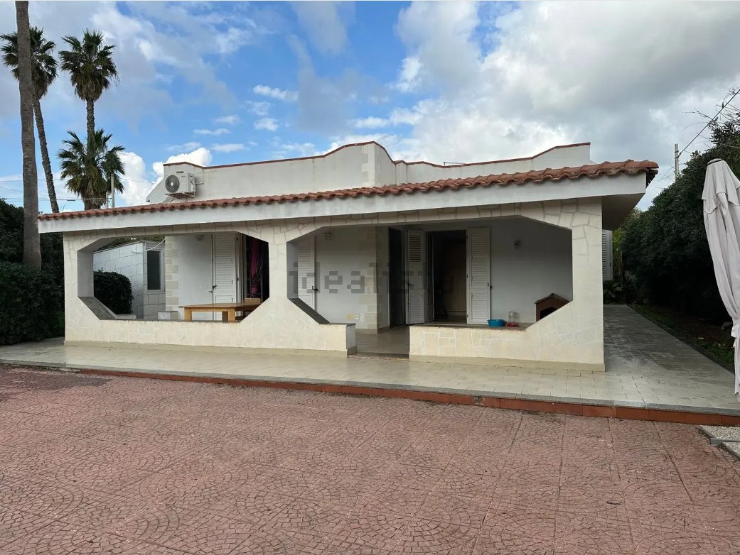 Villa in Fontane Bianche – EUR 220,000
