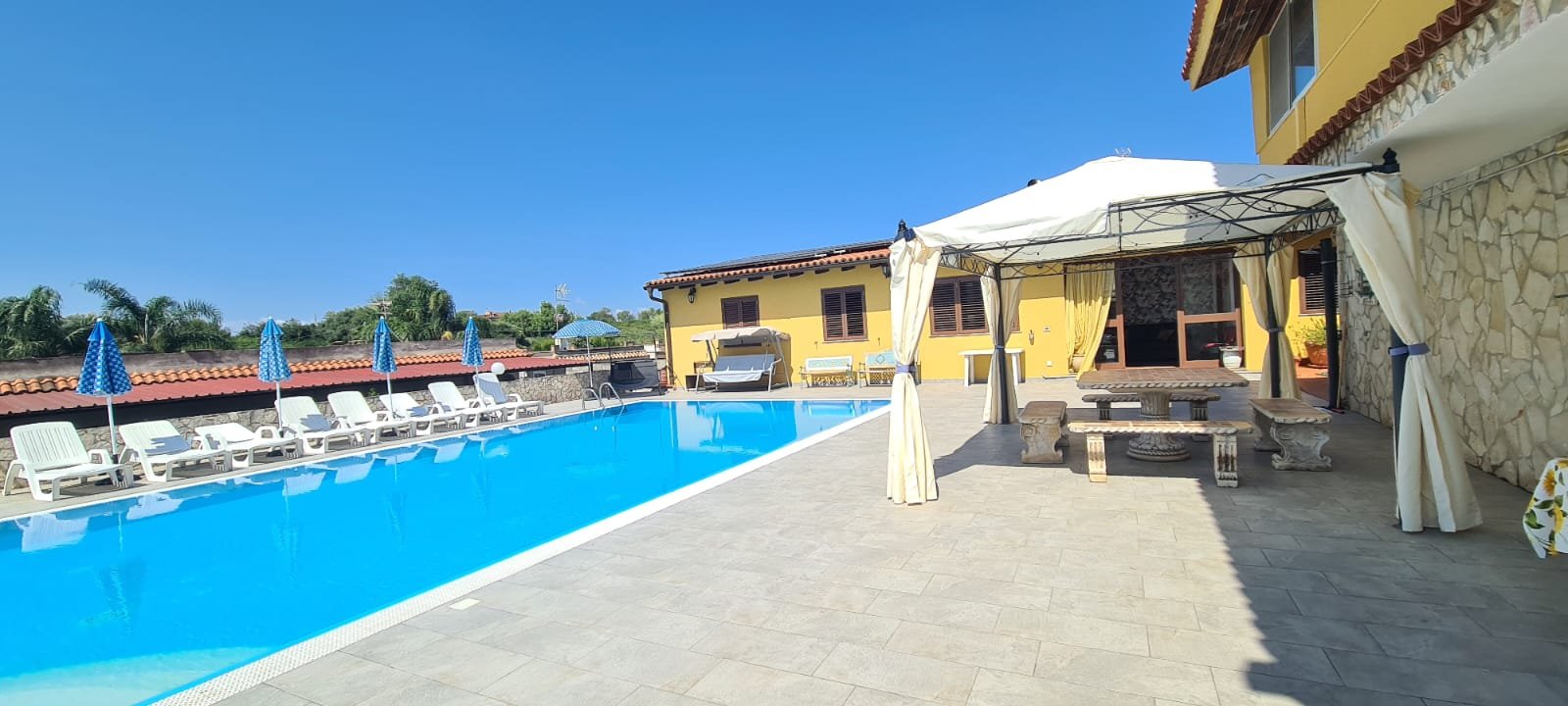 Villa with Pool, Guest House and Apartments, Augusta