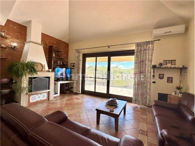 Detached Villa with Guest House and Garden, Mazzarino