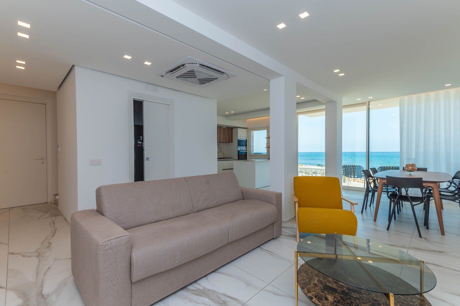 Seafront Home with Private Beach Access, Marina di Ragusa