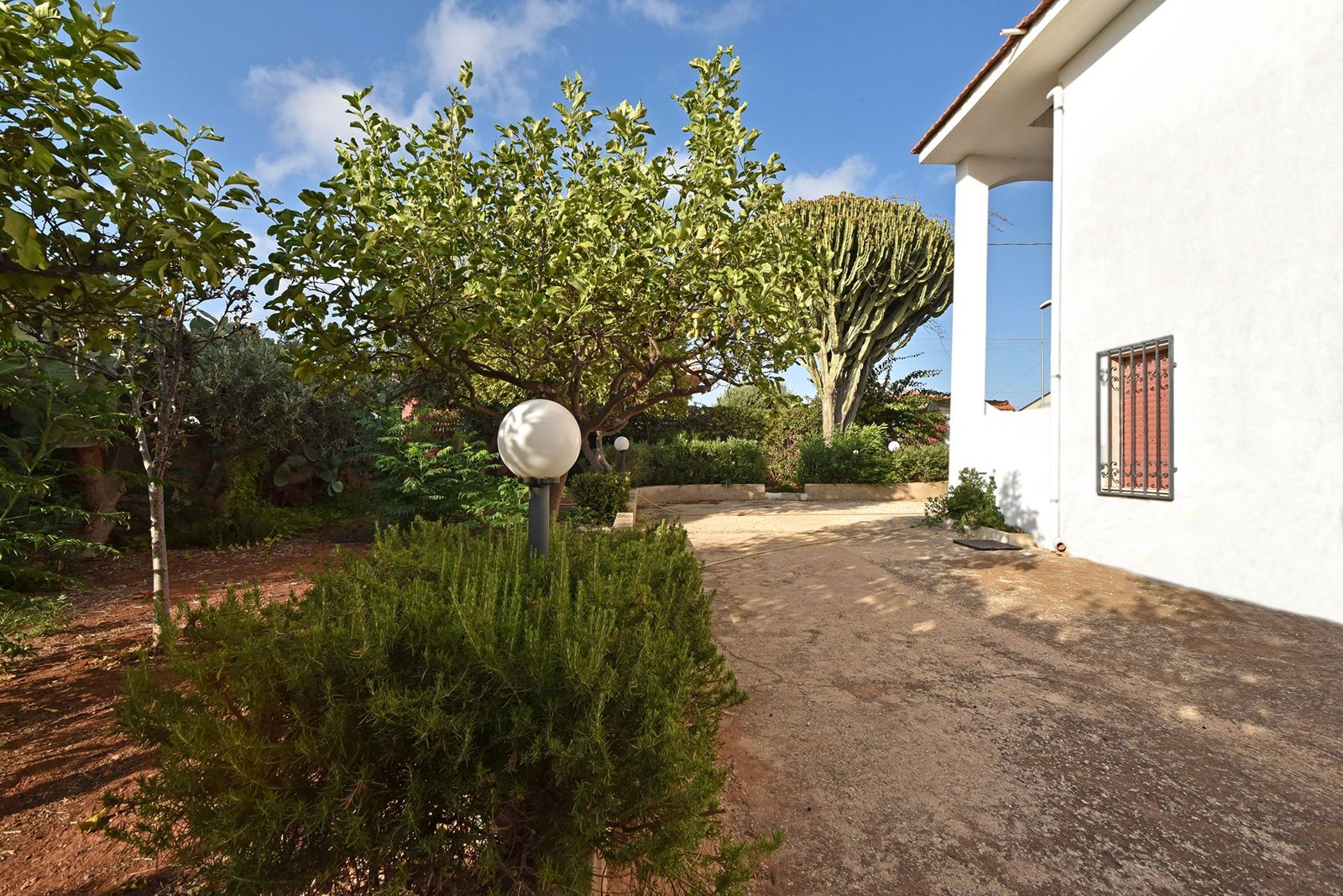 Villa in Marina di Ragusa – EUR 700,000