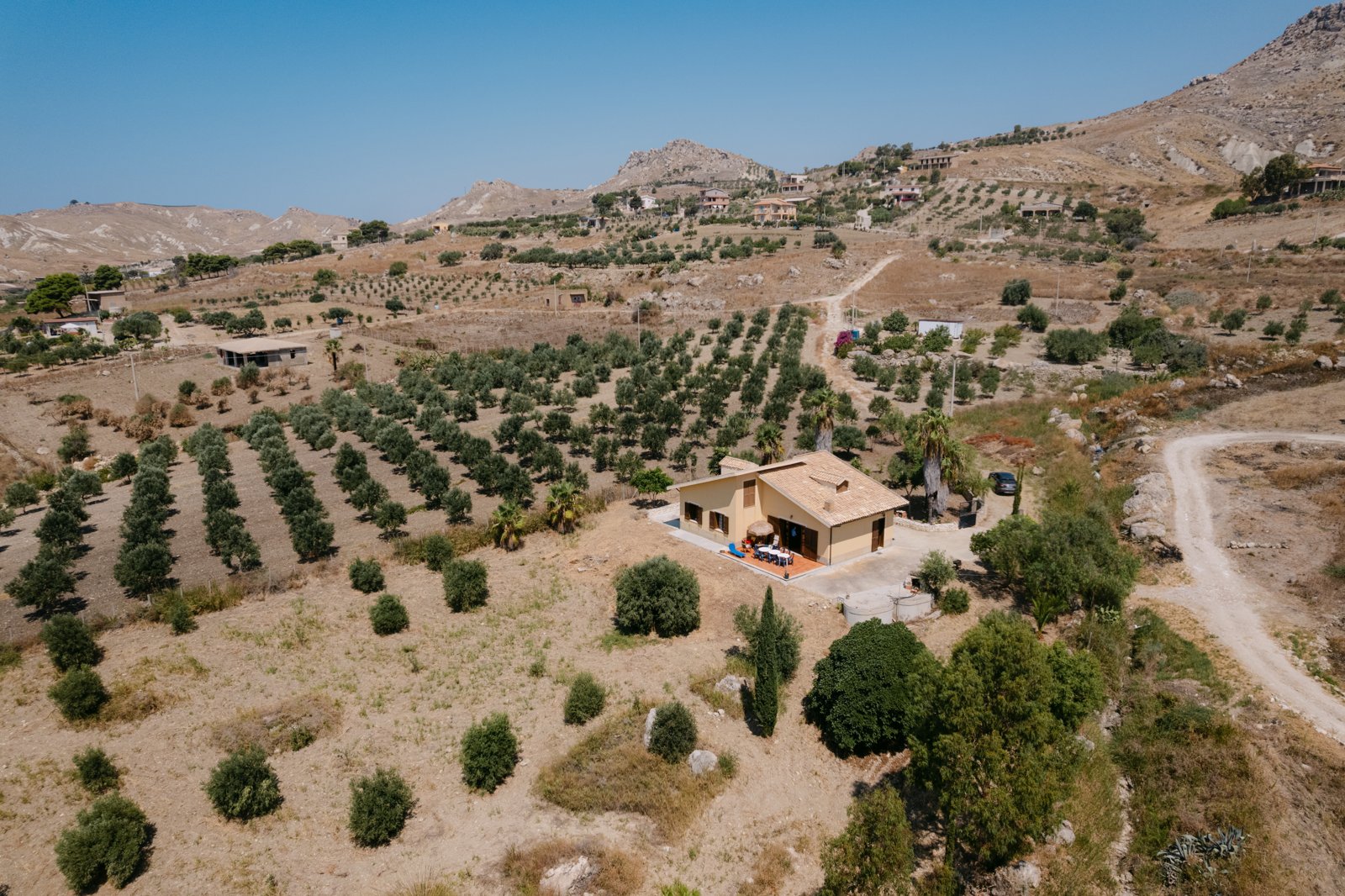 Sea-view villa with of land and olive grove for sale in Licata (Agrigento)