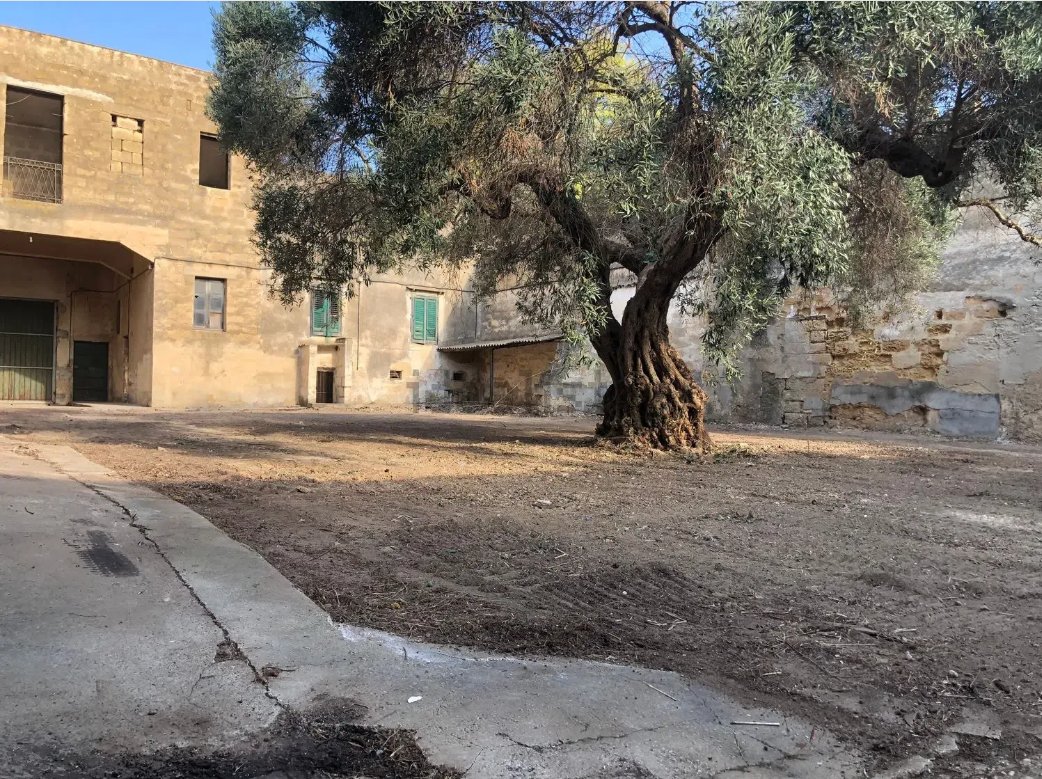 Historic Sicilian Baglio with Land, Campobello di Mazara