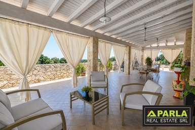 Villa with Pool and Etna Views, Villasmundo