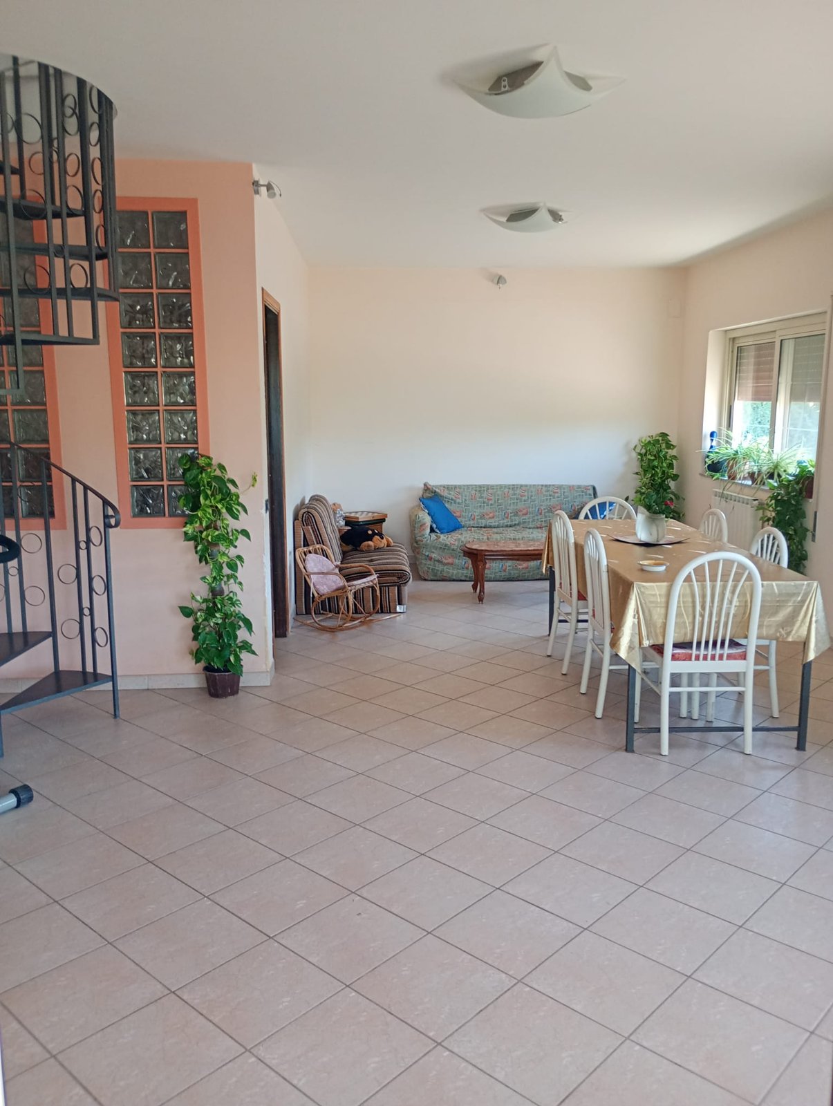 Villa in Leonforte – EUR 390,000