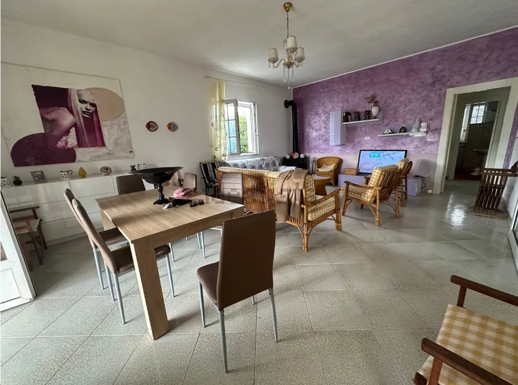 Villa in Fontane Bianche – EUR 220,000