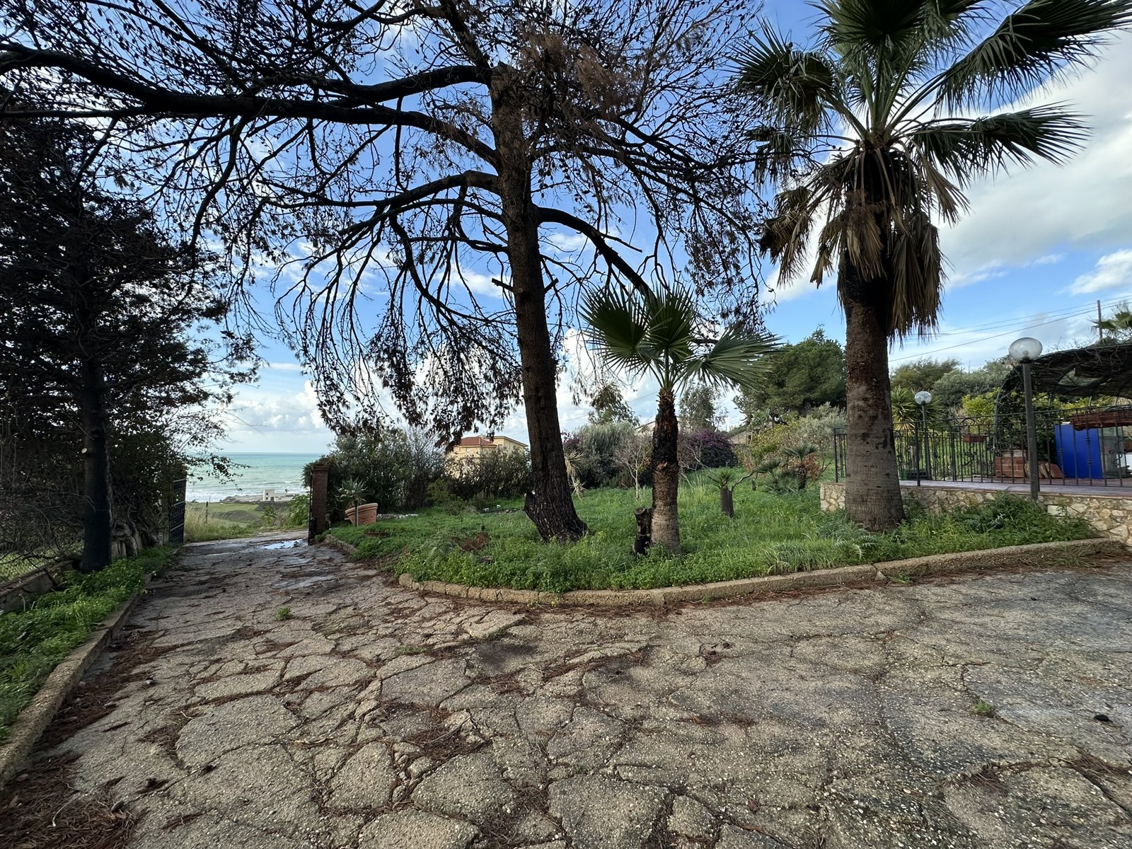 Siculiana — Detached Seafront Villa with 2,500 sqm of Land
