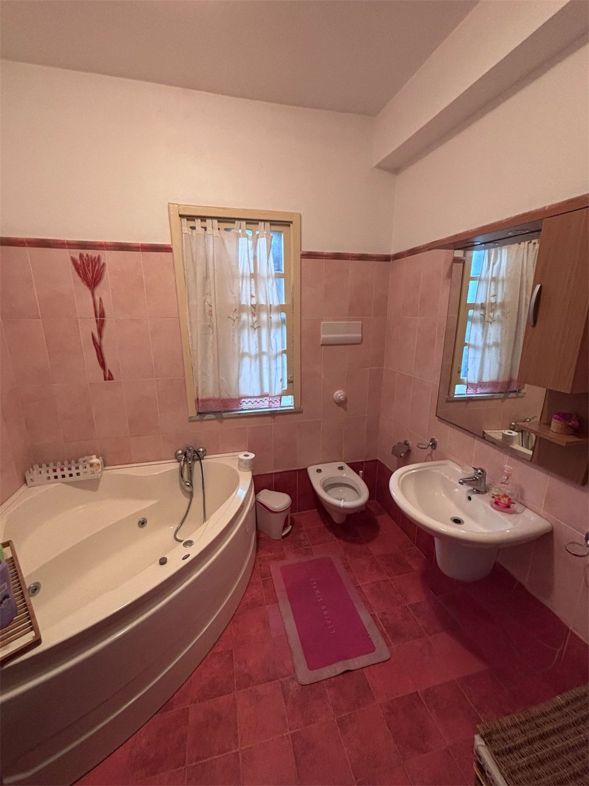 Villafrati – 230 sqm villa with pool and 2,000 sqm of land