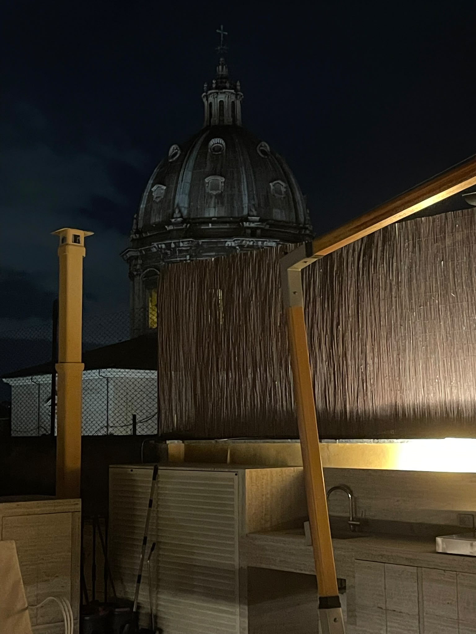 Rome historic centre: renovated penthouse with two panoramic terraces