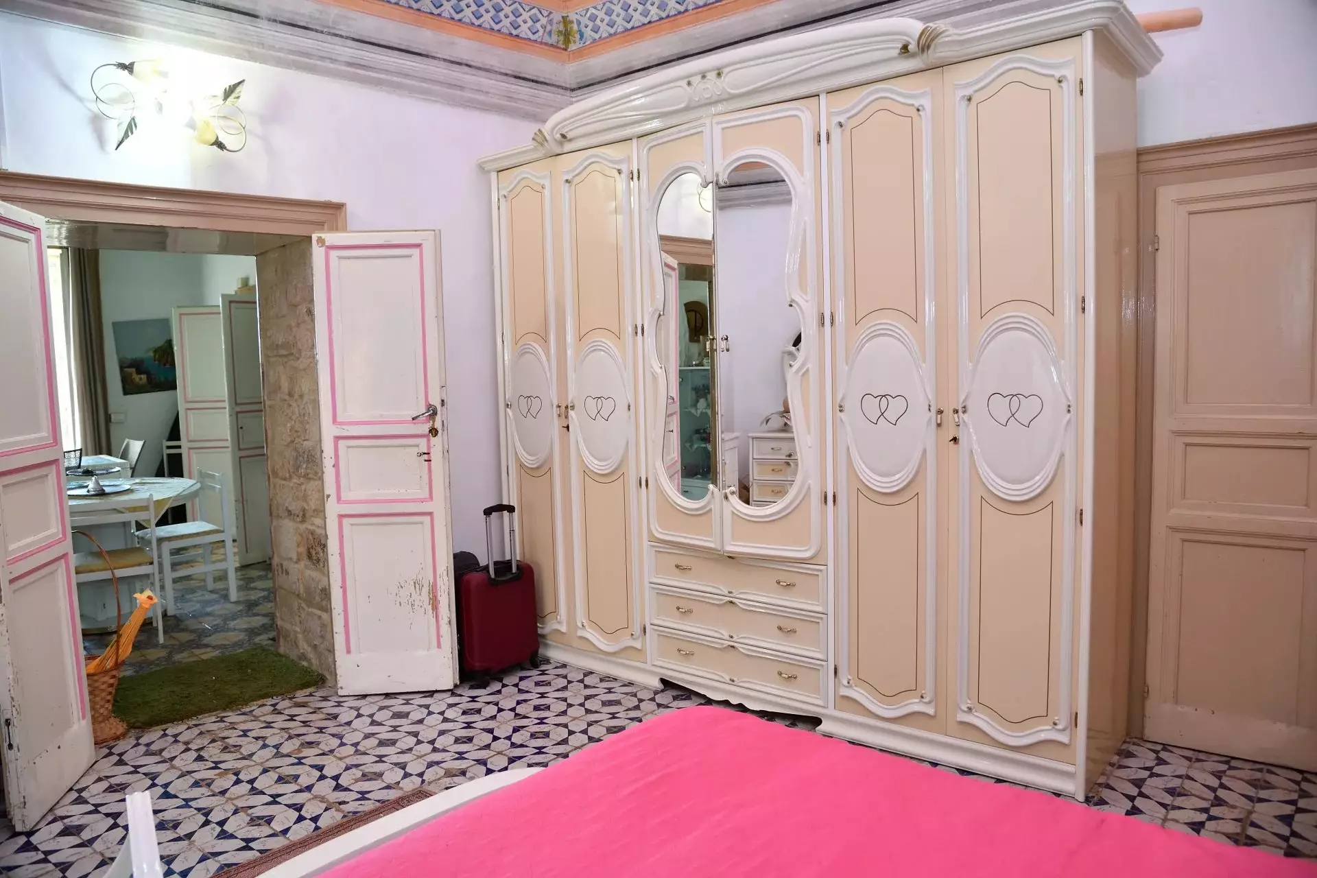 Historic Sicilian Estate for Sale Near Modica – Villa, Farm Buildings, and 45 Hectares