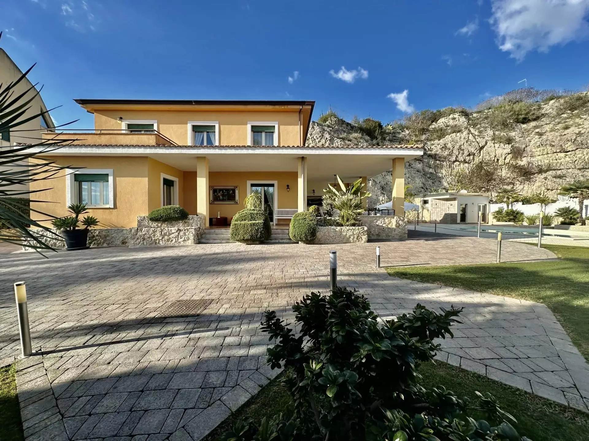 Recently Built Luxury Villa with Saltwater Pool for sale in Canicattì