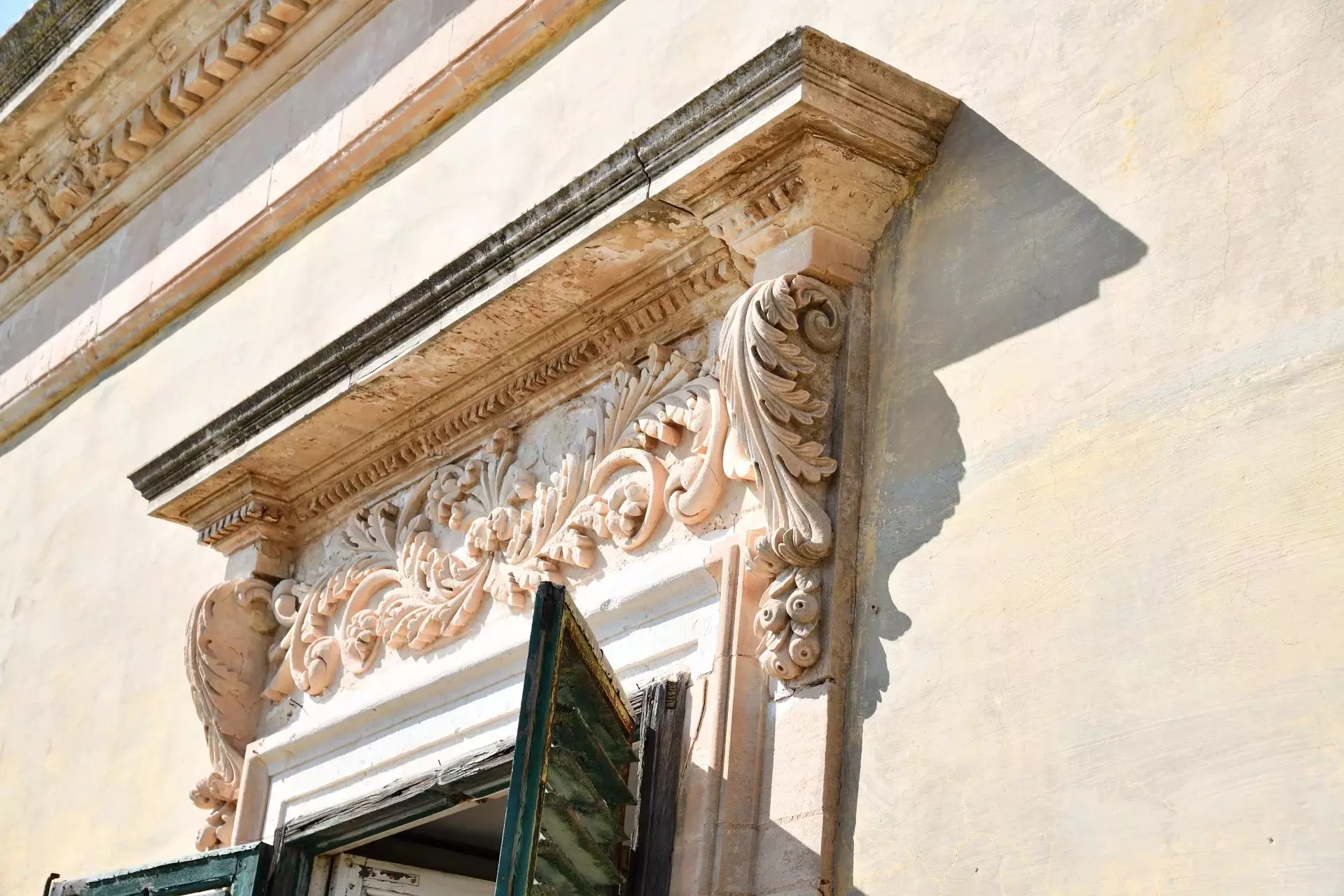 Historic Sicilian Estate for Sale Near Modica – Villa, Farm Buildings, and 45 Hectares
