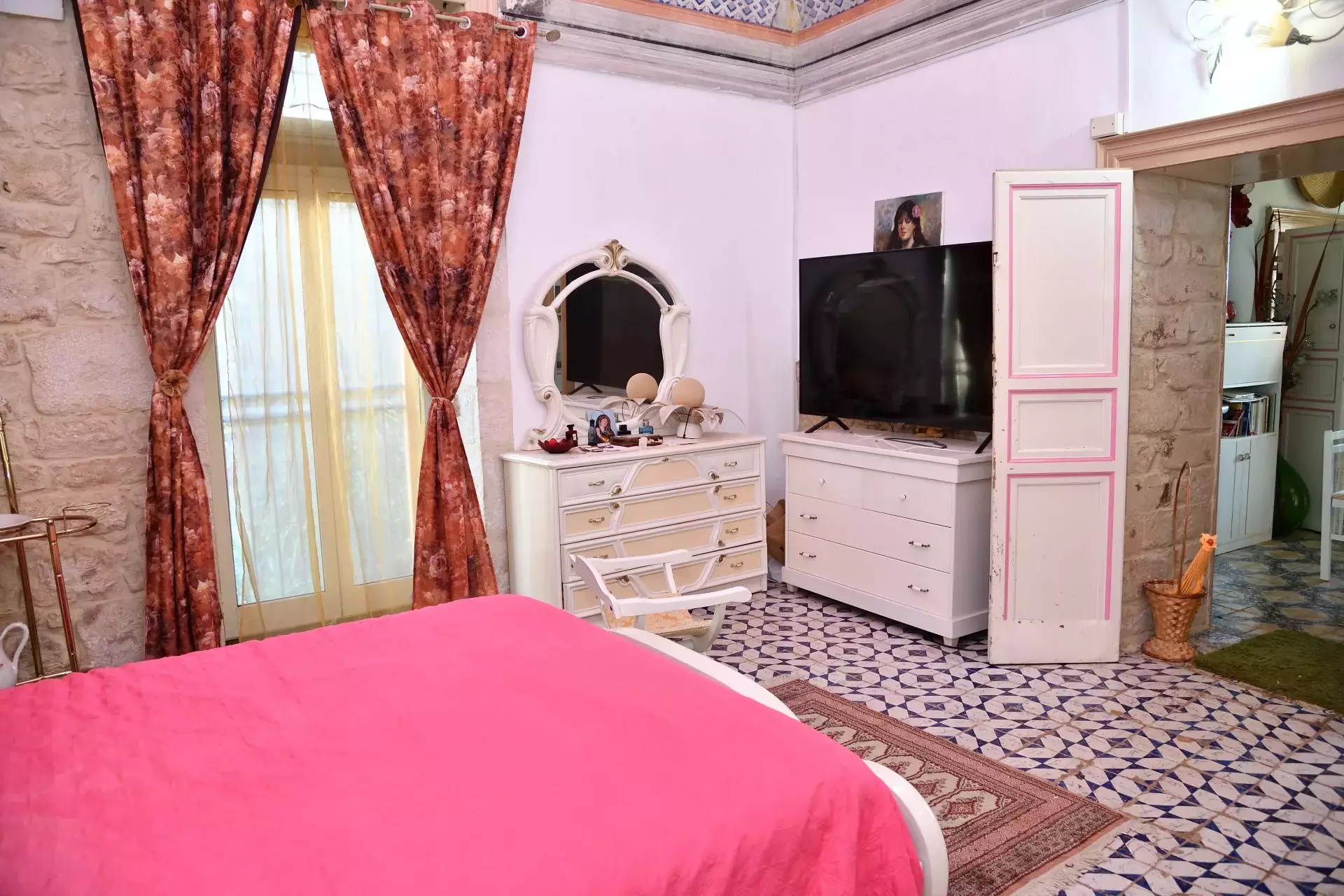 Historic Sicilian Estate for Sale Near Modica – Villa, Farm Buildings, and 45 Hectares