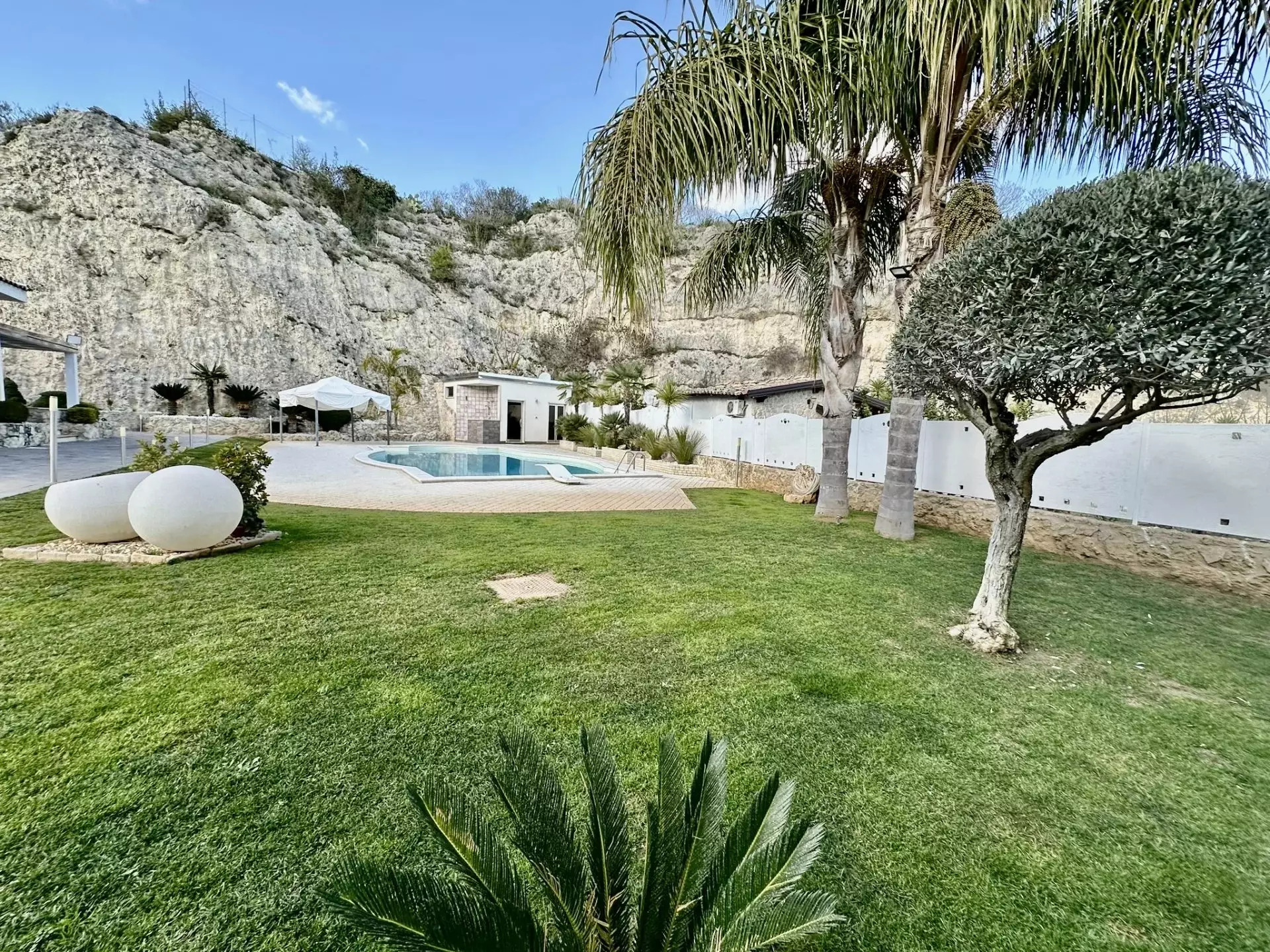 Recently Built Luxury Villa with Saltwater Pool for sale in Canicattì
