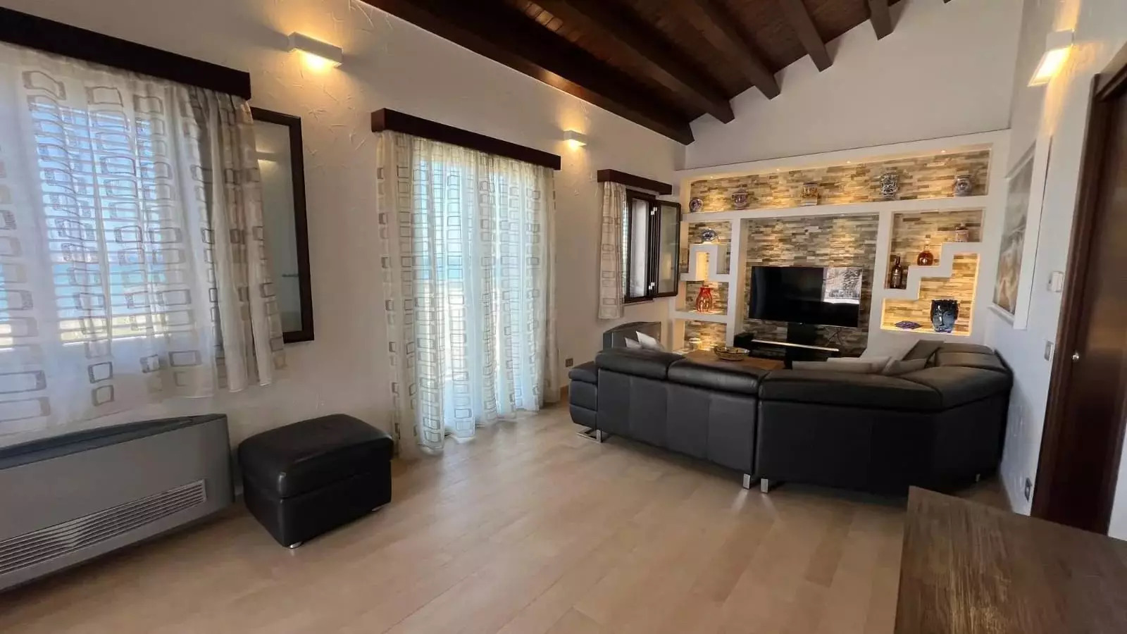 Renovated Villa with Garden and Harbour Views in Stazzone, Sciacca