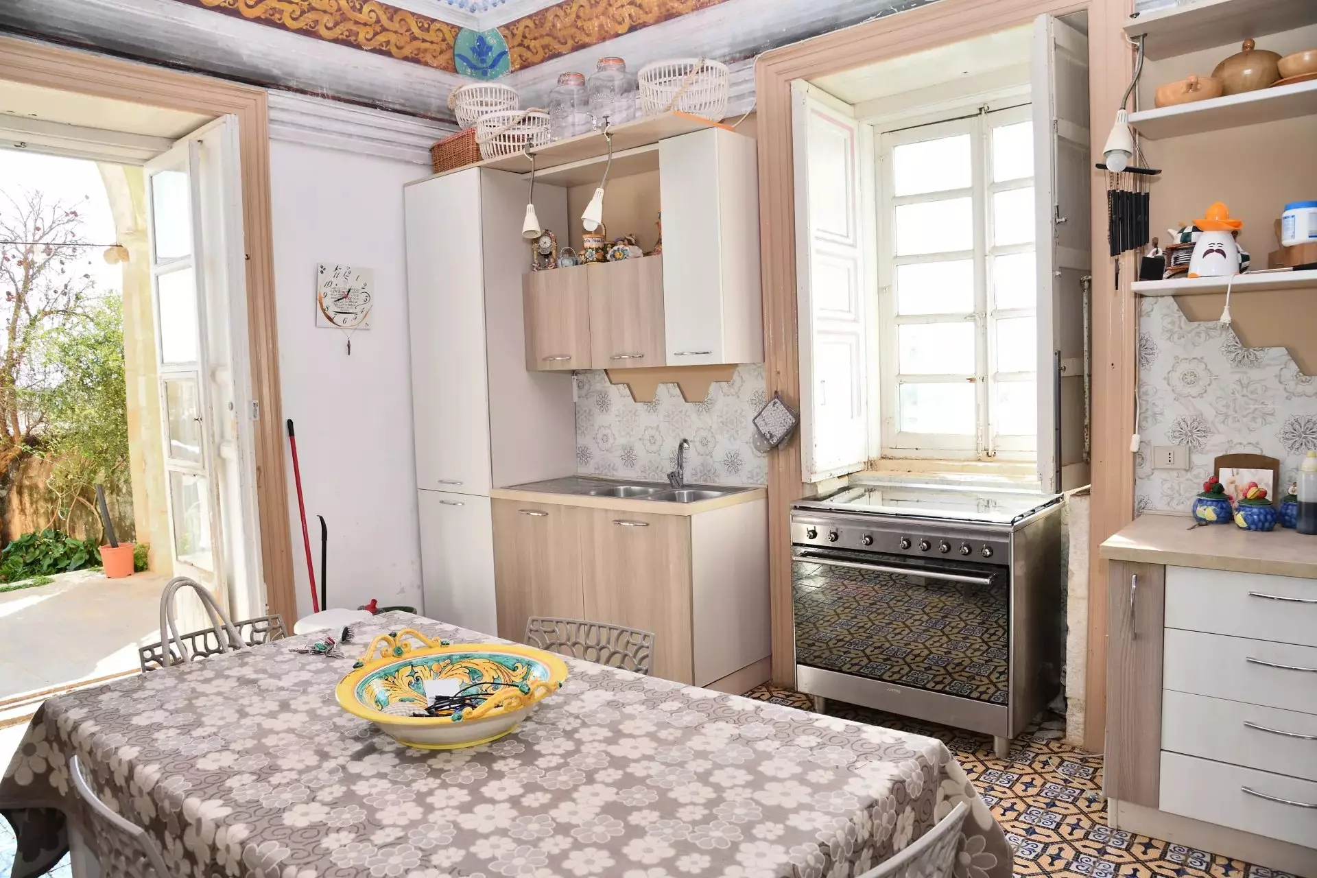 Historic Sicilian Estate for Sale Near Modica – Villa, Farm Buildings, and 45 Hectares