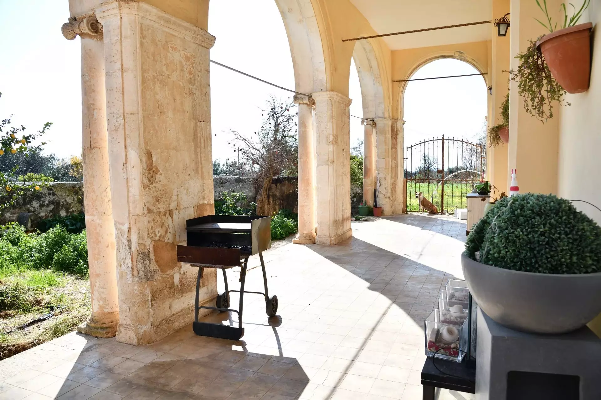 Historic Sicilian Estate for Sale Near Modica – Villa, Farm Buildings, and 45 Hectares