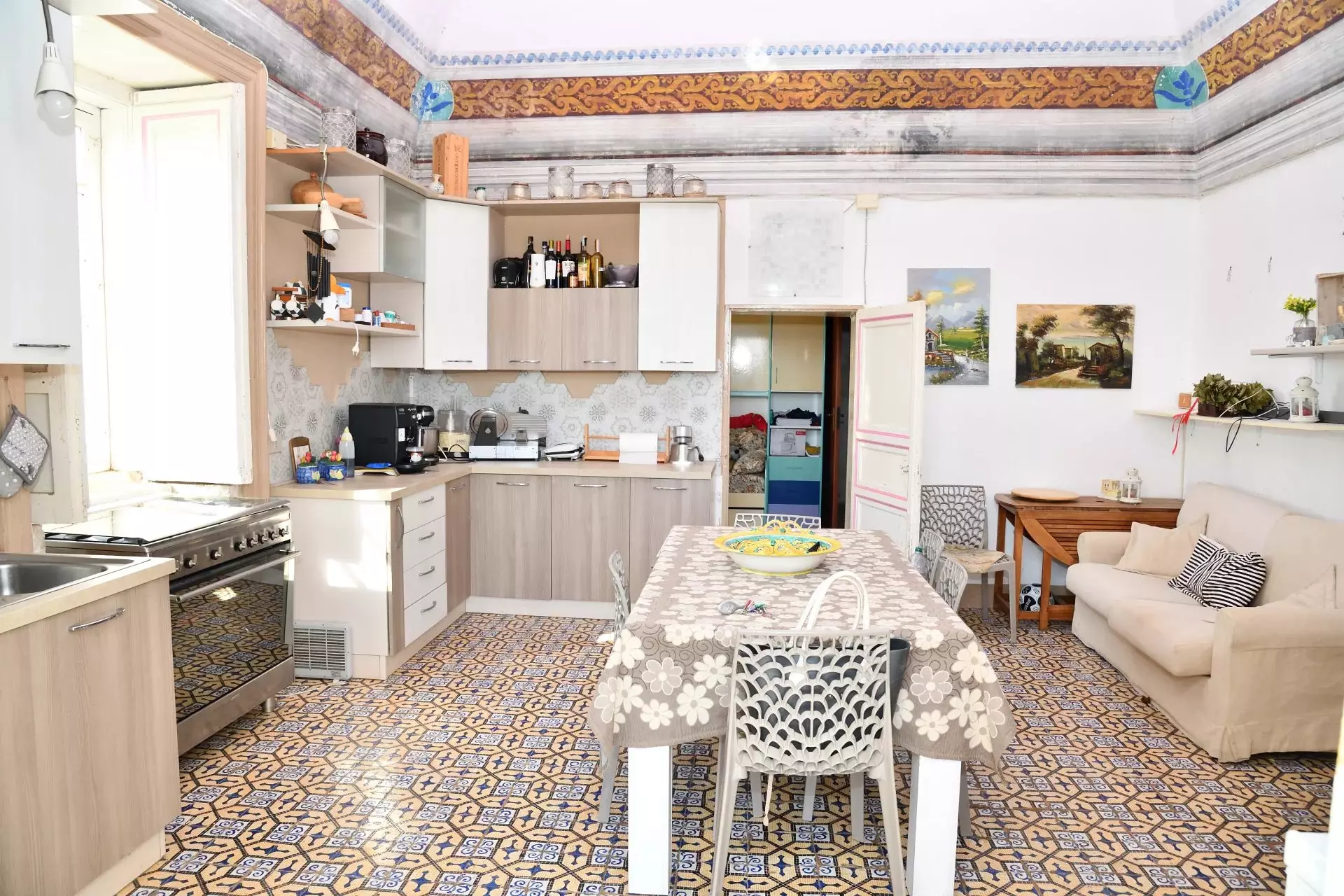 Historic Sicilian Estate for Sale Near Modica – Villa, Farm Buildings, and 45 Hectares