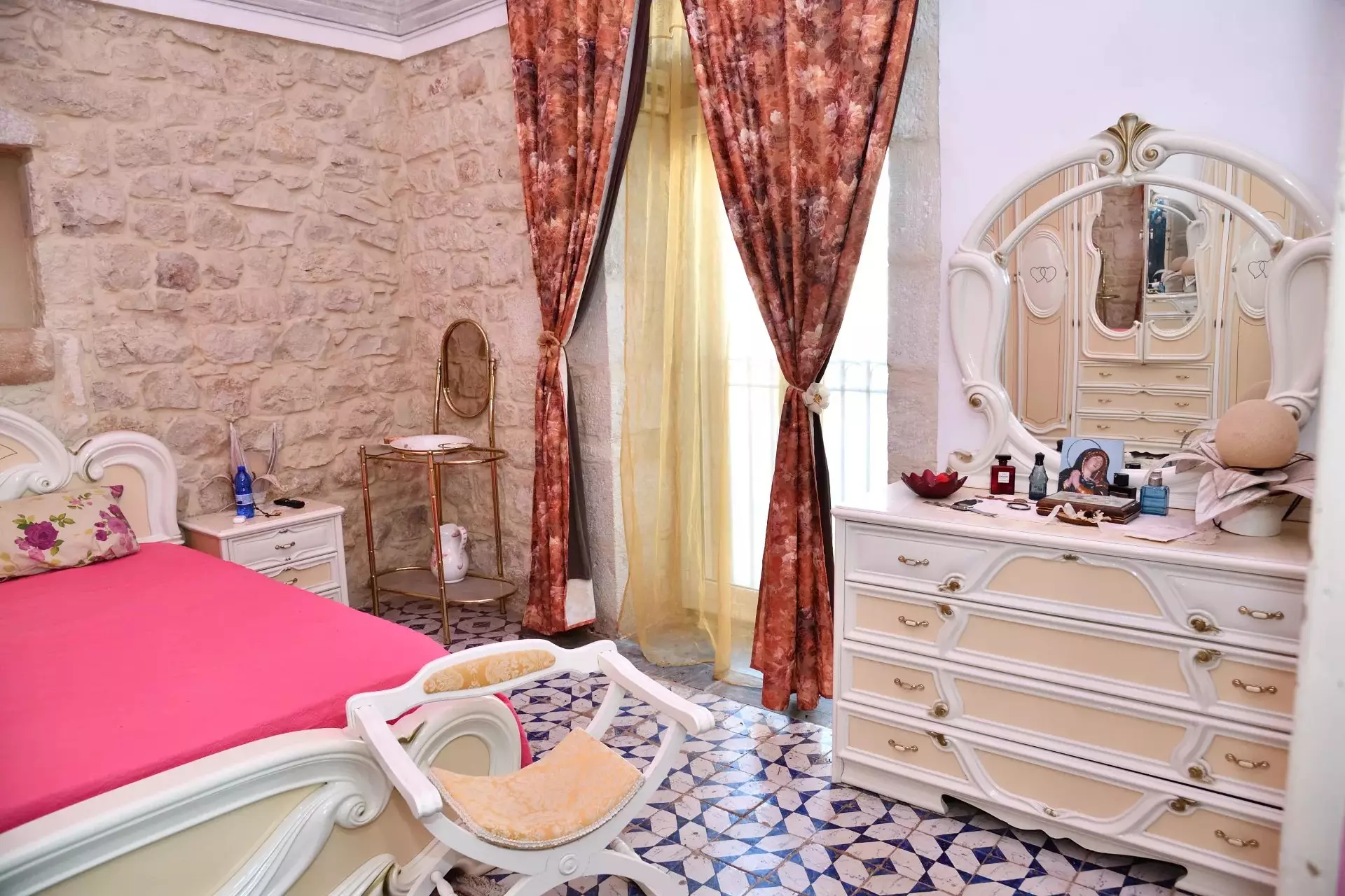 Historic Sicilian Estate for Sale Near Modica – Villa, Farm Buildings, and 45 Hectares