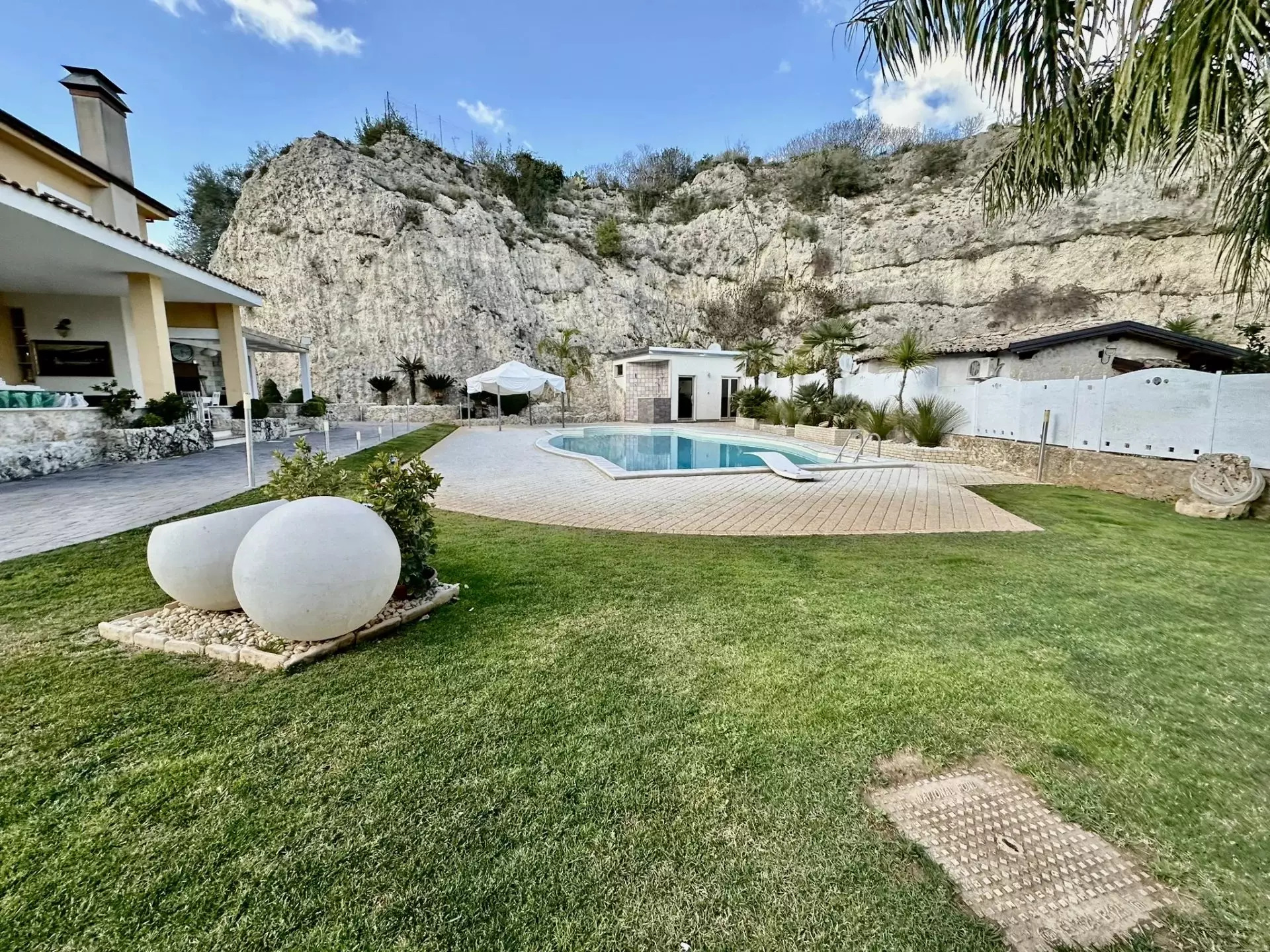 Recently Built Luxury Villa with Saltwater Pool for sale in Canicattì