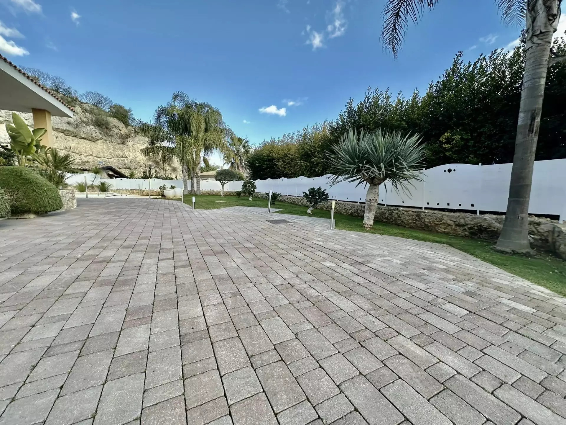 Recently Built Luxury Villa with Saltwater Pool for sale in Canicattì