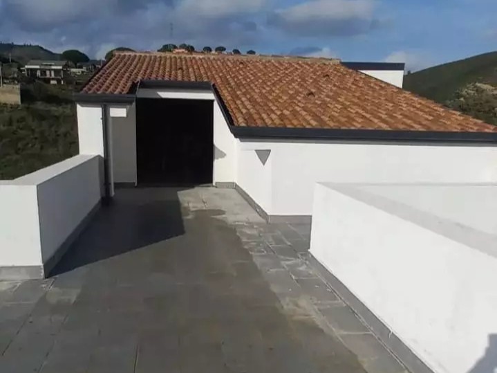 Panoramic Villa for Sale in Messina – 650 sq m with Extensive Grounds