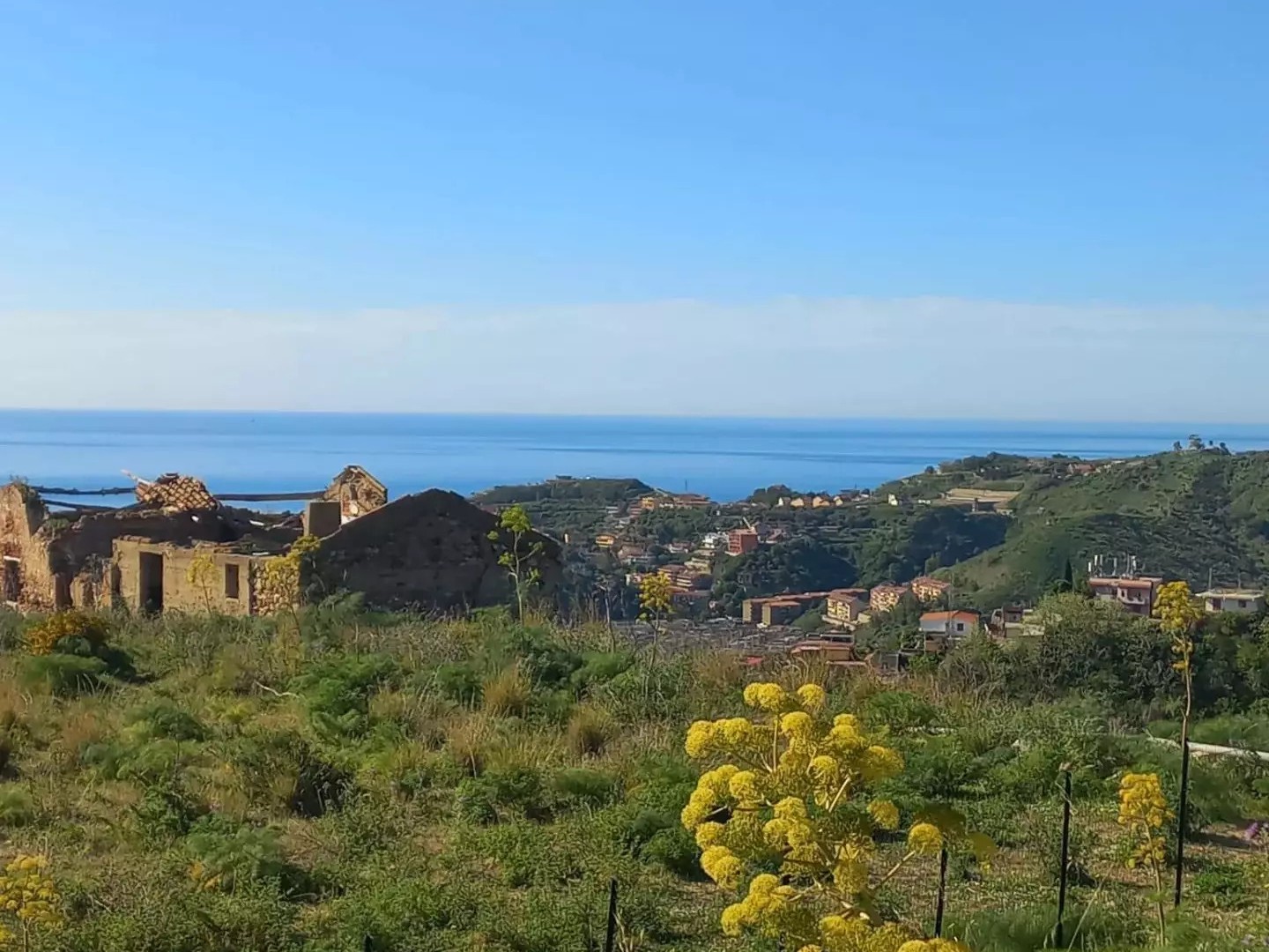 Panoramic Villa for Sale in Messina – 650 sq m with Extensive Grounds