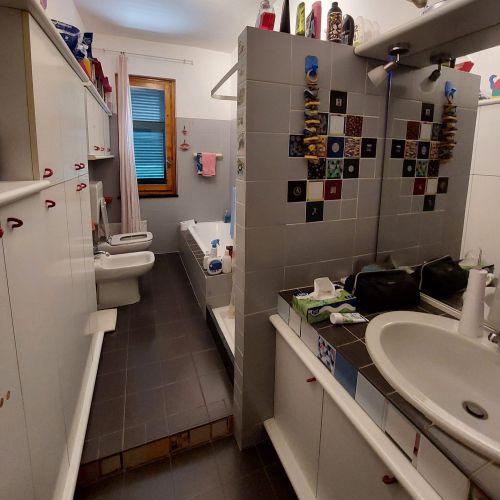 Ref. 5093 – Rapallo-Zoagli – Penthouse with sea view in a two-family villa with independent entrance – Four-room apartment independent on 4 sides with