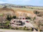 Detached villa with dépendance and two hectares of land