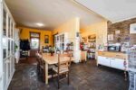 Detached villa with dépendance and two hectares of land
