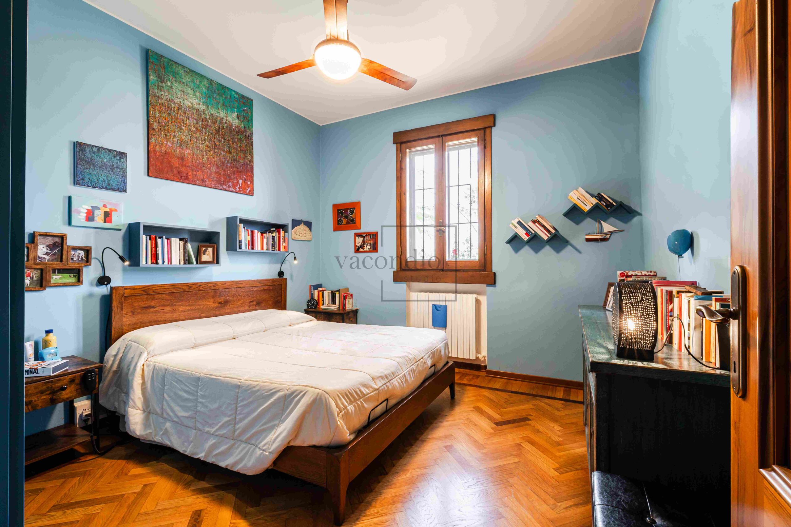 Detached villa with dépendance and two hectares of land