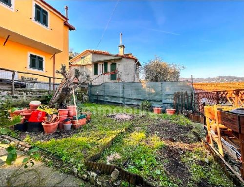 Ref. 5223 – Santa Margherita Ligure – Via Costamezzana – Detached villa of 85 square meters with garden and parking spaces – Convenient to the center