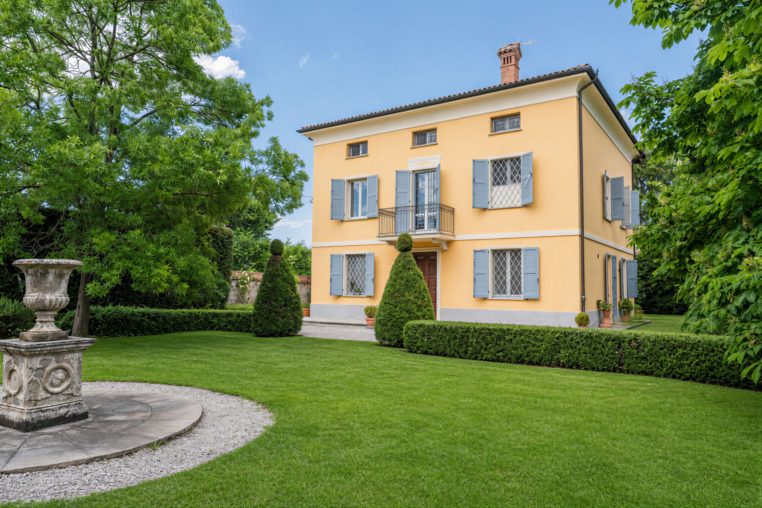Detached Villa with Private Garden on the Hills of Levizzano Rangone